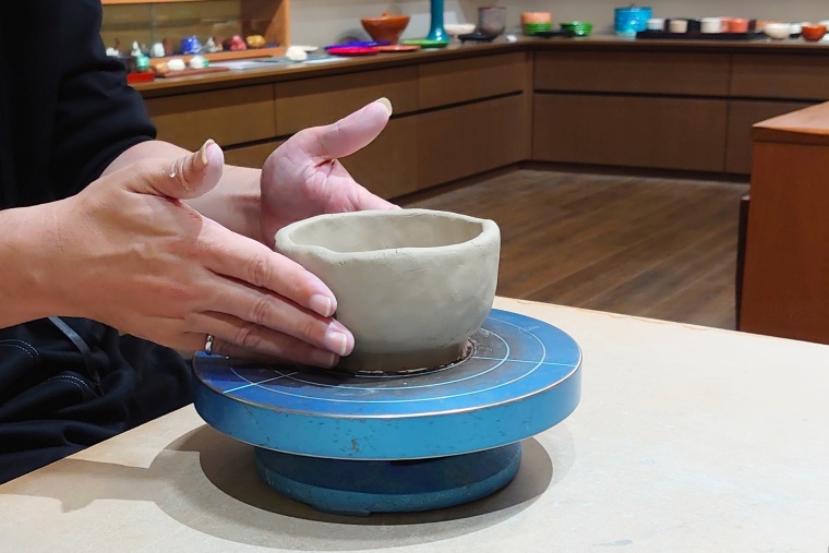 陶芸体験サービスを提供している陶芸教室が取り入れたい動画の効果的な活用法7選