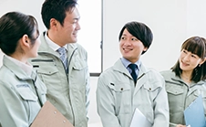 1000ID から利用できるから、管理層～現場まで情報が浸透するマルチプラットフォーム